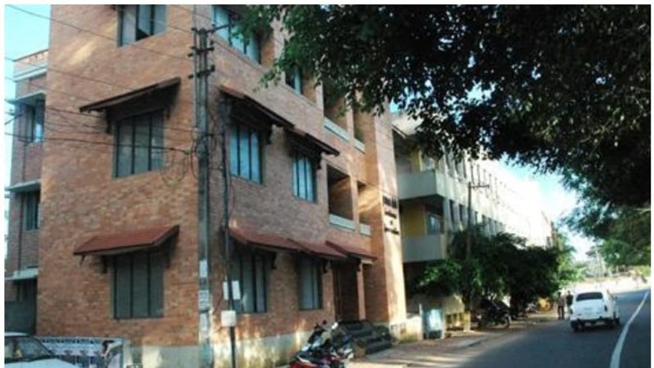 തിരുവനന്തപുരം പ്രസ്ക്ലബ്ബിന്റെ ഈവനിംഗ് ജേണലിസം കോഴ്സിന് ഉടൻ അപേക്ഷിക്കാം തിരുവനന്തപുരം പ്രസ്ക്ലബ്ബിന്റെ ഈവനിംഗ് ജേണലിസം കോഴ്സിന് ഉടൻ അപേക്ഷിക്കാം