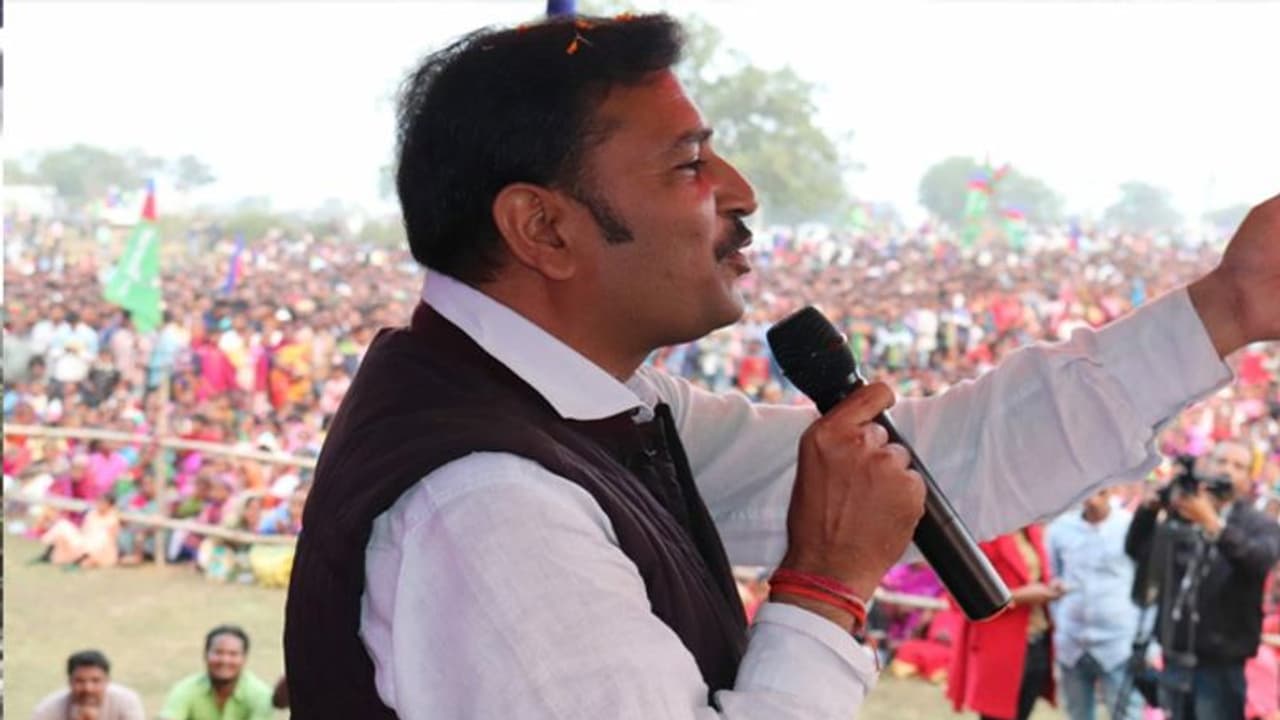 झारखंड विधानसभा चुनाव: तीसरे फेज में आजसू के भविष्य का फैसला, 9 सीटों पर चुनाव लड़ रहे हैं ये दिग्गज झारखंड विधानसभा चुनाव: तीसरे फेज में आजसू के भविष्य का फैसला, 9 सीटों पर चुनाव लड़ रहे हैं ये दिग्गज