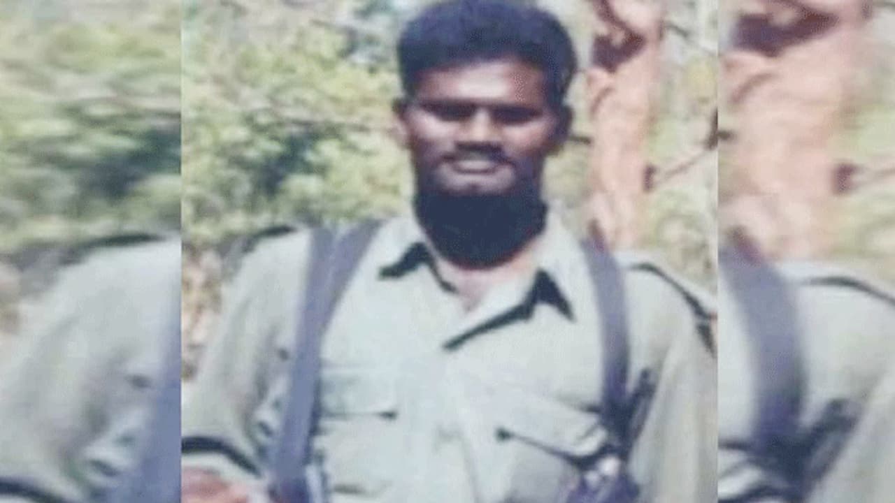 अपनी ही मौत मारा गया ये मोस्ट वॉन्टेड, 3 राज्यों की सरकार ने इस पर रखा था ढाई करोड़ का इनाम अपनी ही मौत मारा गया ये मोस्ट वॉन्टेड, 3 राज्यों की सरकार ने इस पर रखा था ढाई करोड़ का इनाम