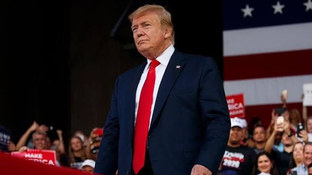 डेमोक्रेट्स ने ट्रम्प को बताया राष्ट्रीय सुरक्षा के लिए ‘‘स्पष्ट खतरा’’ डेमोक्रेट्स ने ट्रम्प को बताया राष्ट्रीय सुरक्षा के लिए ‘‘स्पष्ट खतरा’’