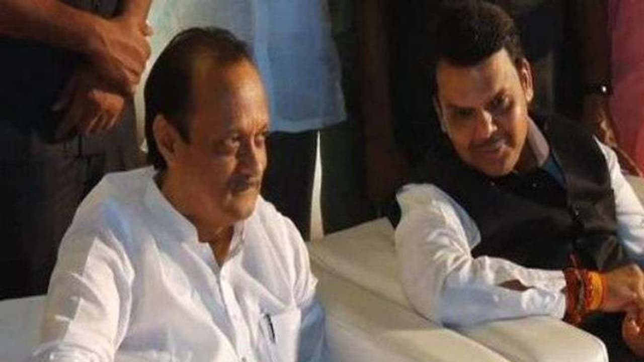 ఫడ్నవీస్, అజిత్ ముచ్చట్లు : రాజకీయాలు కాకుండా.. వాతావరణం గురించి చర్చించారట ఫడ్నవీస్, అజిత్ ముచ్చట్లు : రాజకీయాలు కాకుండా.. వాతావరణం గురించి చర్చించారట