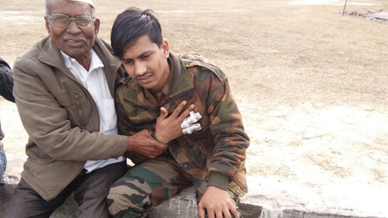 इस सैनिक ने प्रधानमंत्री को लेटर लिख बयां किया अपना दर्द, राष्ट्रपति से मांगी इच्छा मृत्यु इस सैनिक ने प्रधानमंत्री को लेटर लिख बयां किया अपना दर्द, राष्ट्रपति से मांगी इच्छा मृत्यु