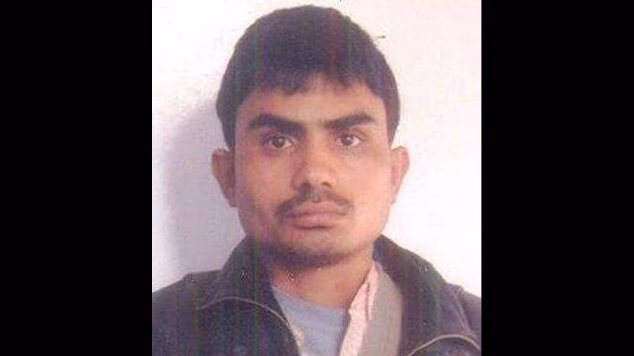 Nirbhaya case: Another convict Akshay Thakur files mercy petition before President Nirbhaya case: Another convict Akshay Thakur files mercy petition before President