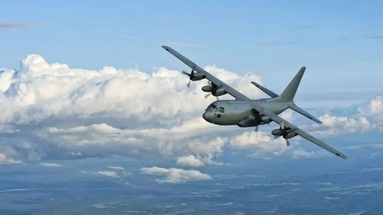 ரேடார் திடீர் துண்டிப்பு... நடுவானில் 38 பேருடன் மாயமான ராணுவ விமானம்... தேடும் பணிகள் தீவிரம்..! ரேடார் திடீர் துண்டிப்பு... நடுவானில் 38 பேருடன் மாயமான ராணுவ விமானம்... தேடும் பணிகள் தீவிரம்..!