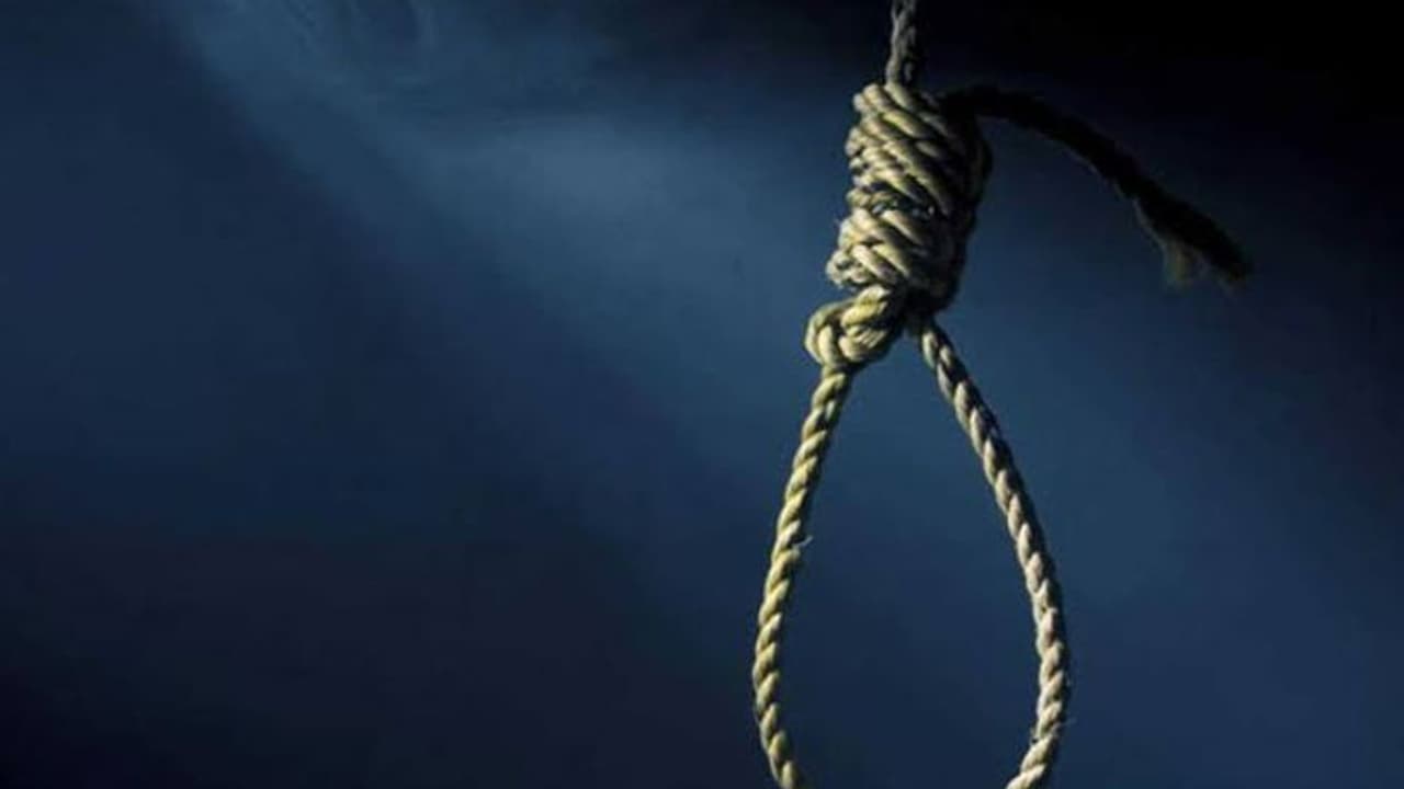 ಶಾಲೆಗೆ ಪೇರೆಂಟ್ಸ್ನ ಕರ್ಕೊಂಡ್ ಬಾ ಎಂದಿದ್ದಕ್ಕೆ ಬಾಲಕ ಆತ್ಮಹತ್ಯೆ ಶಾಲೆಗೆ ಪೇರೆಂಟ್ಸ್ನ ಕರ್ಕೊಂಡ್ ಬಾ ಎಂದಿದ್ದಕ್ಕೆ ಬಾಲಕ ಆತ್ಮಹತ್ಯೆ