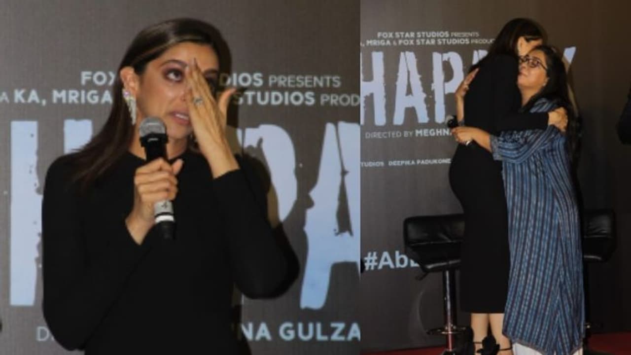 'ছপাক' ট্রেলার মঞ্চেই কেঁদে ফেললেন দীপিকা, মুহূর্তে ভাইরাল ভিডিও 'ছপাক' ট্রেলার মঞ্চেই কেঁদে ফেললেন দীপিকা, মুহূর্তে ভাইরাল ভিডিও