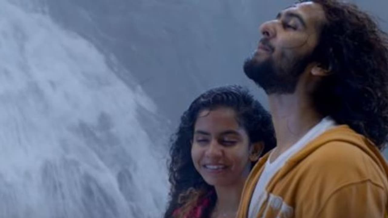 കിടിലന് ഡാന്സുമായി ഷെയ്ന് നിഗം; വലിയ പെരുന്നാളിലെ പുതിയ ഗാനം കാണാം കിടിലന് ഡാന്സുമായി ഷെയ്ന് നിഗം; വലിയ പെരുന്നാളിലെ പുതിയ ഗാനം കാണാം