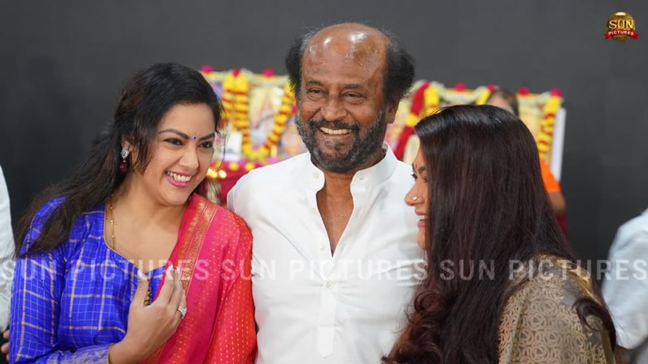 "தலைவர் 168" படக்குழுவுடன் கேக் வெட்டி பிறந்தநாள் கொண்டாடிய ரஜினி.... சோசியல் மீடியாவில் வைரலாகும் வீடியோ ! "தலைவர் 168" படக்குழுவுடன் கேக் வெட்டி பிறந்தநாள் கொண்டாடிய ரஜினி.... சோசியல் மீடியாவில் வைரலாகும் வீடியோ !