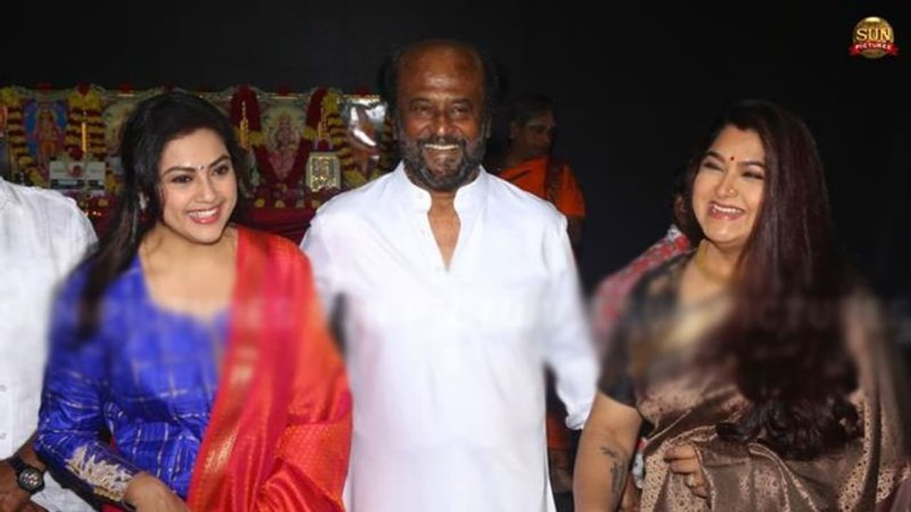 ரஜினிகாந்தின் ரைட்ல மீனா லெப்ஃட்ல குஷ்பு! கலகலப்பாக போடப்பட்டது 'தலைவர் 168 ' பட பூஜை..!