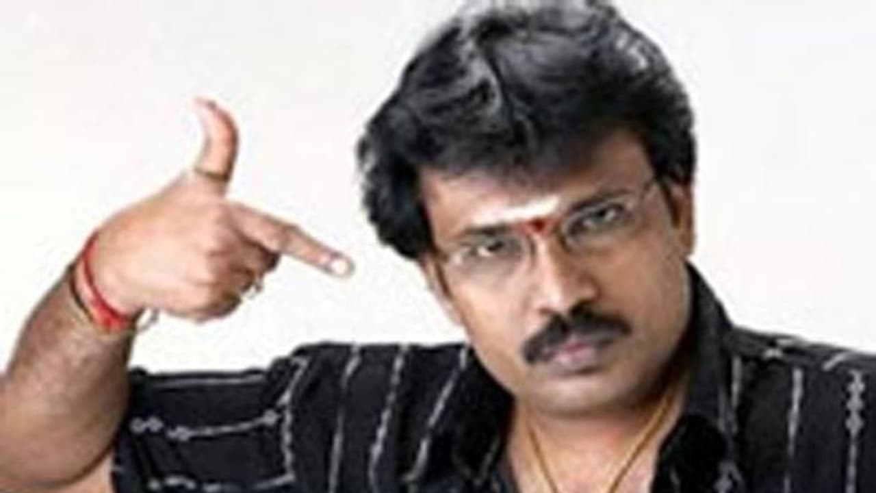 "கைலாசா போல 5 சிஷ்யைகள் உடன் தனிநாடு அமைக்க வேண்டும்"... நித்திக்கு டப் கொடுக்கும் விஜய் பட இயக்குநர்...! "கைலாசா போல 5 சிஷ்யைகள் உடன் தனிநாடு அமைக்க வேண்டும்"... நித்திக்கு டப் கொடுக்கும் விஜய் பட இயக்குநர்...!