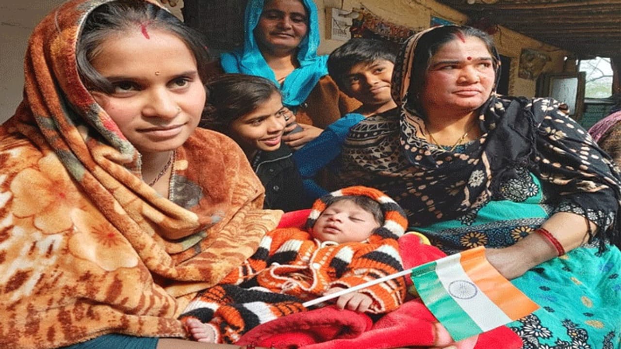 इस घर को मिली देश की पहली ‘नागरिकता’, पाकिस्तान से प्रताड़ित होकर भारत आया था ये परिवार इस घर को मिली देश की पहली ‘नागरिकता’, पाकिस्तान से प्रताड़ित होकर भारत आया था ये परिवार