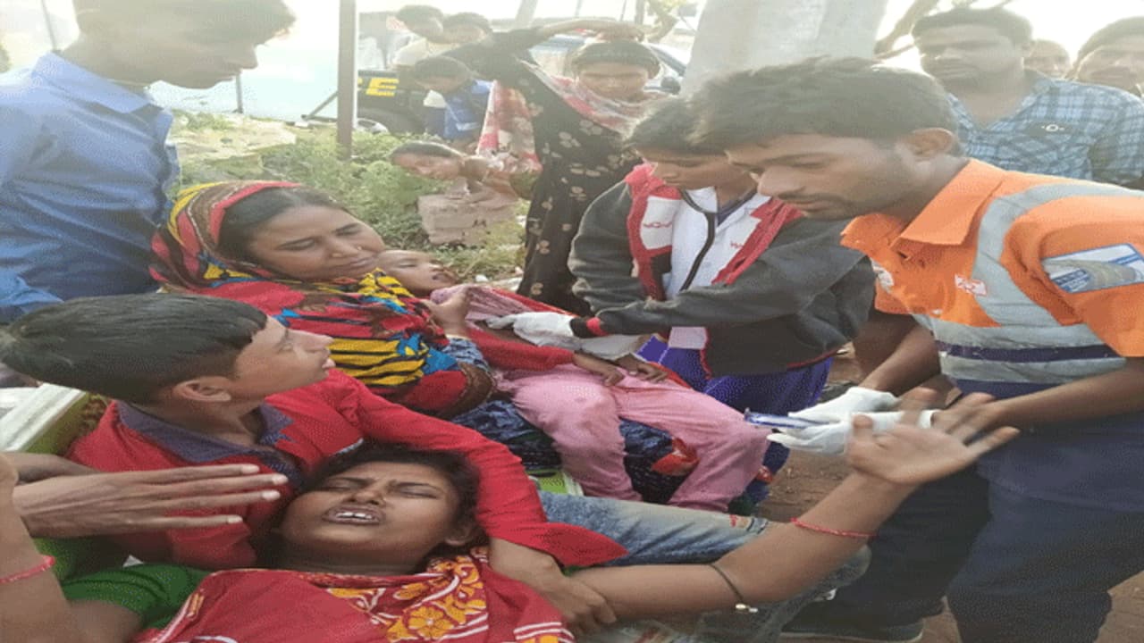 రోడ్డు ప్రమాదంలో చిన్నారి మృతి రోడ్డు ప్రమాదంలో చిన్నారి మృతి