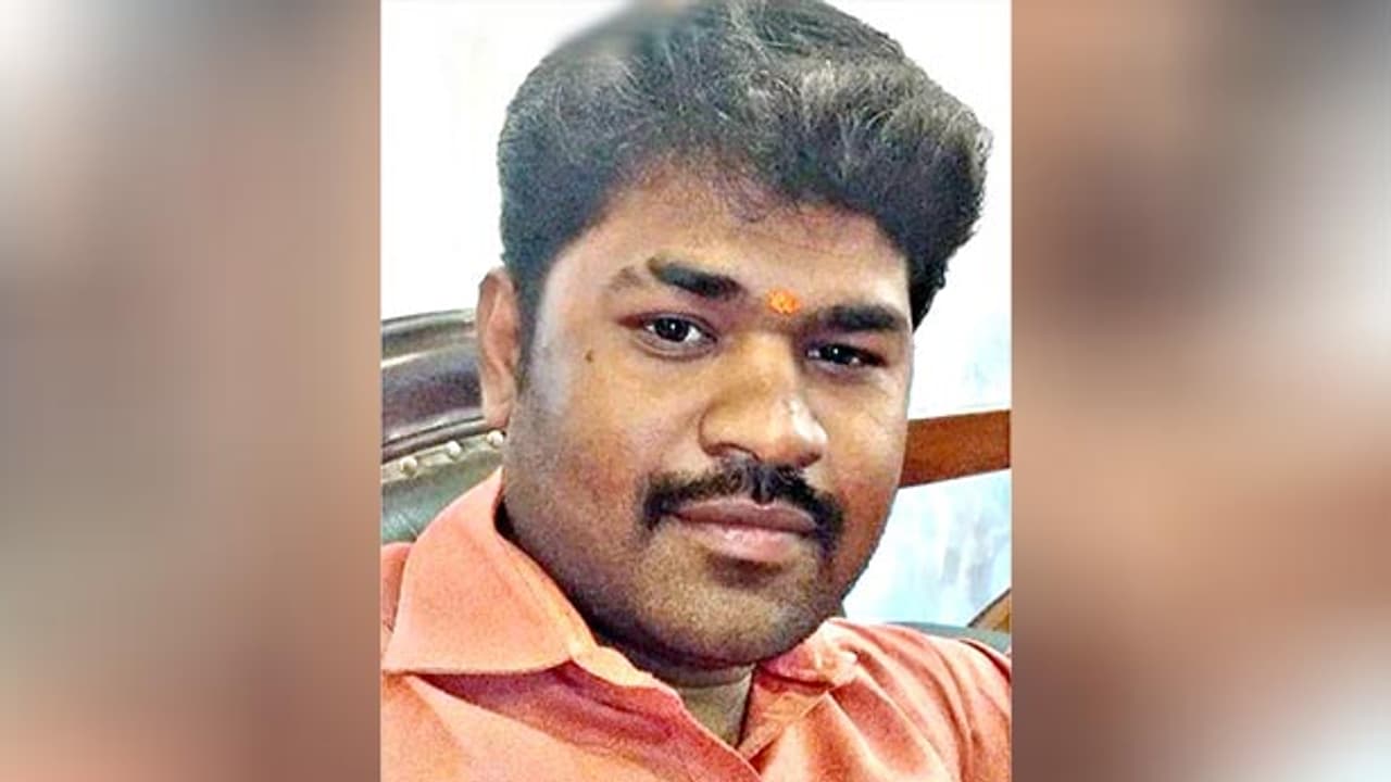 ஊராட்சித் தலைவர் பதவி ஏலம்..! தடுத்த இளைஞர் அடித்துக்கொலை..! அதிமுக பிரமுகர் அதிரடி கைது..! ஊராட்சித் தலைவர் பதவி ஏலம்..! தடுத்த இளைஞர் அடித்துக்கொலை..! அதிமுக பிரமுகர் அதிரடி கைது..!