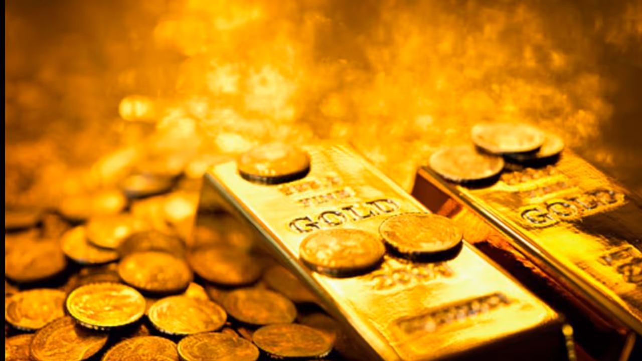 നെടുമ്പാശ്ശേരിയില്‍ വന്‍ സ്വര്‍ണവേട്ട, പിടികൂടിയത് രണ്ട് കോടിയുടെ സ്വര്‍ണം