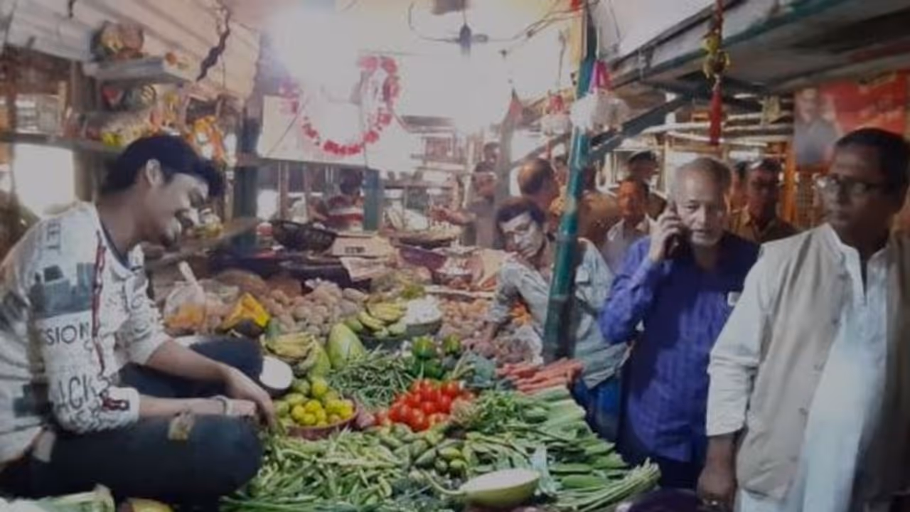 পেঁয়াজের দাম মোকাবিলায় চার্ট ঝোলানোর নির্দেশ, নচেৎ ব্য়বস্থা নেবে পুলিশ