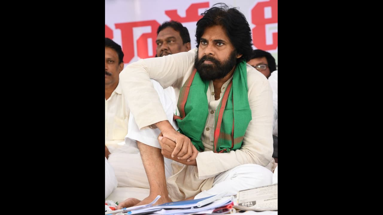 వైసీపీ ఎమ్మెల్యే బూతులు... స్ట్రాంగ్ కౌంటర్ ఇచ్చిన పవన్ కళ్యాణ్ వైసీపీ ఎమ్మెల్యే బూతులు... స్ట్రాంగ్ కౌంటర్ ఇచ్చిన పవన్ కళ్యాణ్
