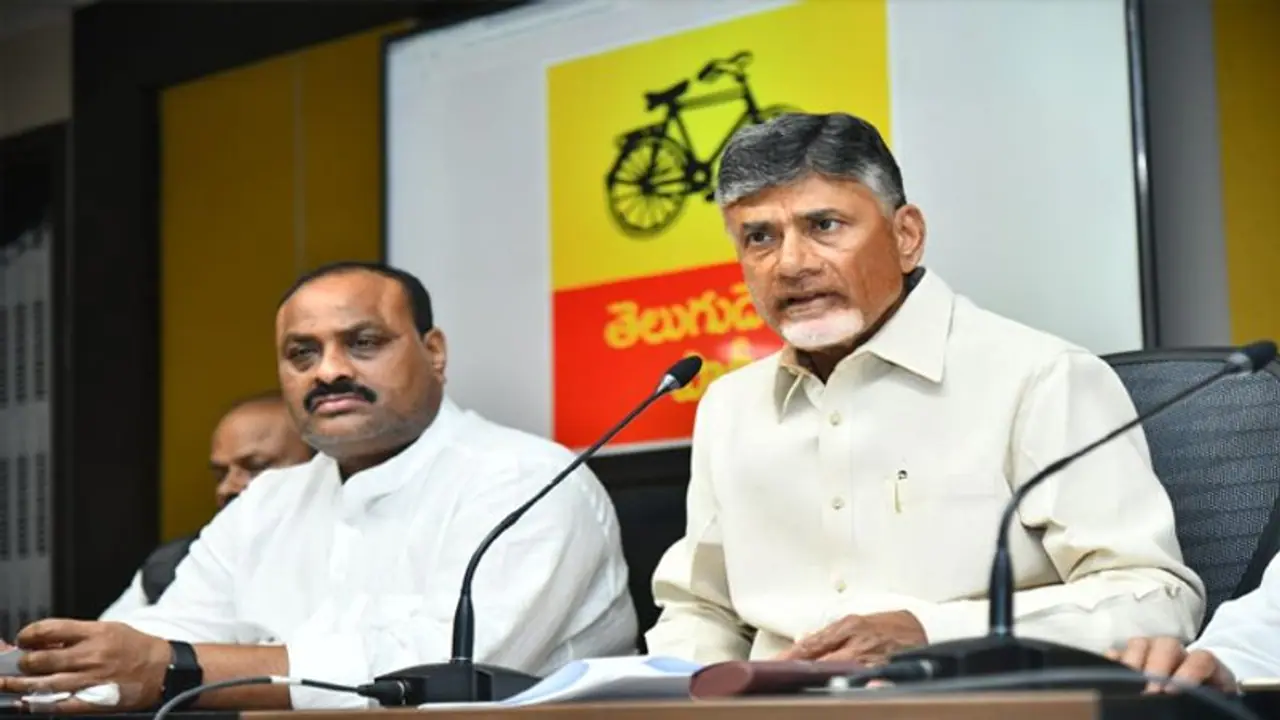 జగన్ దెబ్బకు టీడీపీ విలవిల: ఏపీలో కీలక నేతలపై వరుస కేసులు జగన్ దెబ్బకు టీడీపీ విలవిల: ఏపీలో కీలక నేతలపై వరుస కేసులు