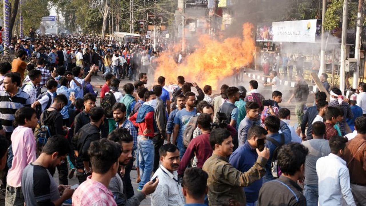 ഗുവാഹത്തിയിലെ ഇന്ത്യ ജപ്പാന് ഉച്ചകോടിയില് അനിശ്ചിതത്വം; ജപ്പാന് പ്രധാനമന്ത്രി സന്ദര്ശനം മാറ്റിയേക്കും ഗുവാഹത്തിയിലെ ഇന്ത്യ ജപ്പാന് ഉച്ചകോടിയില് അനിശ്ചിതത്വം; ജപ്പാന് പ്രധാനമന്ത്രി സന്ദര്ശനം മാറ്റിയേക്കും