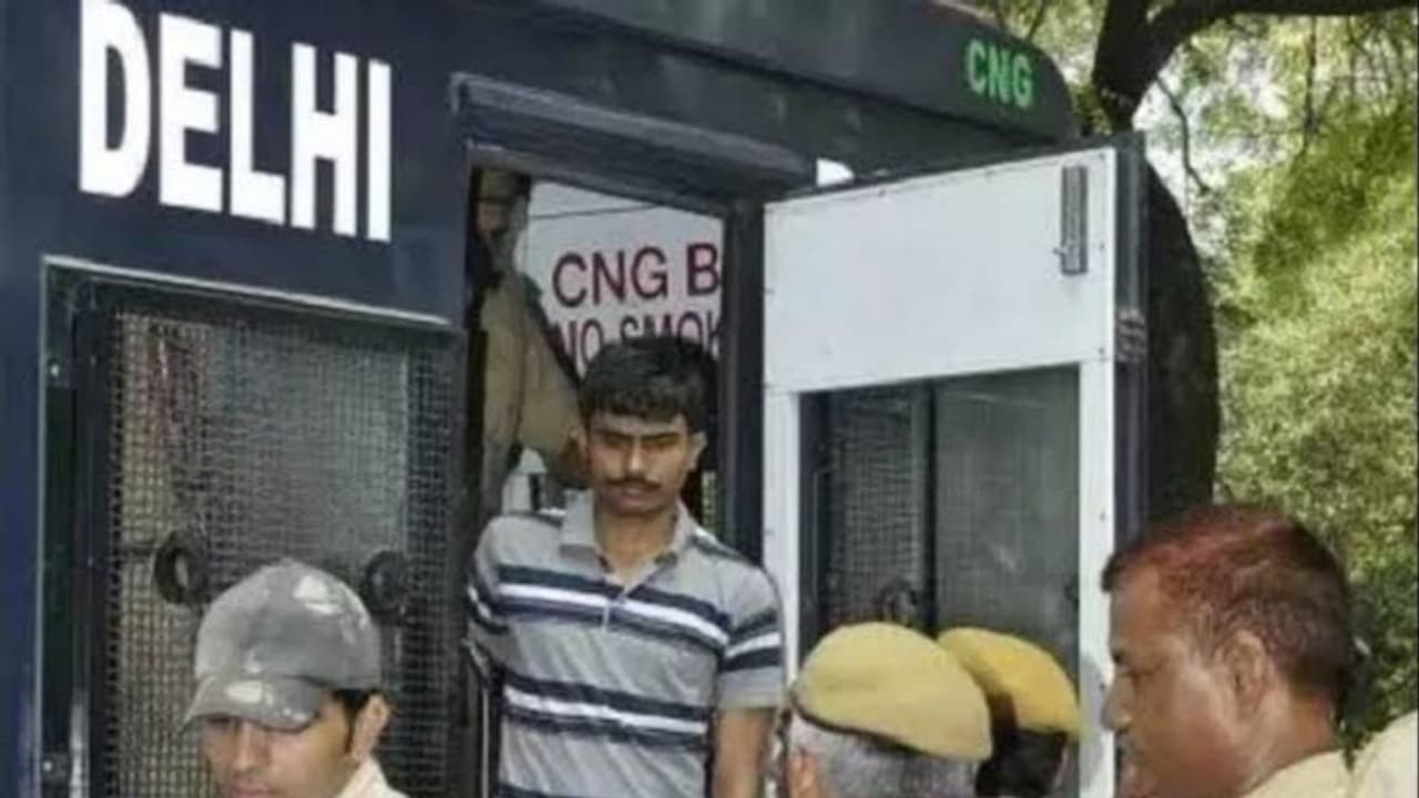 வேலையைத் தொடங்கியது திஹார் சிறை நிர்வாகம்: நிர்பயா வழக்கு குற்றவாளிகளுக்கு விரைவில் தூக்கு....