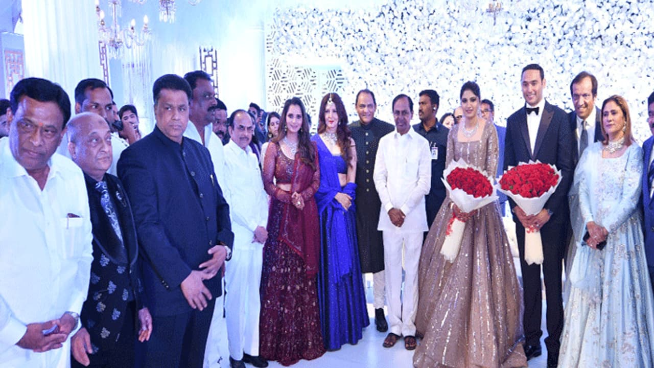 ఘనగా ఆనమ్ అసద్ ల రిసెప్షన్... ఆశీర్వదించిన సీఎం కేసీఆర్