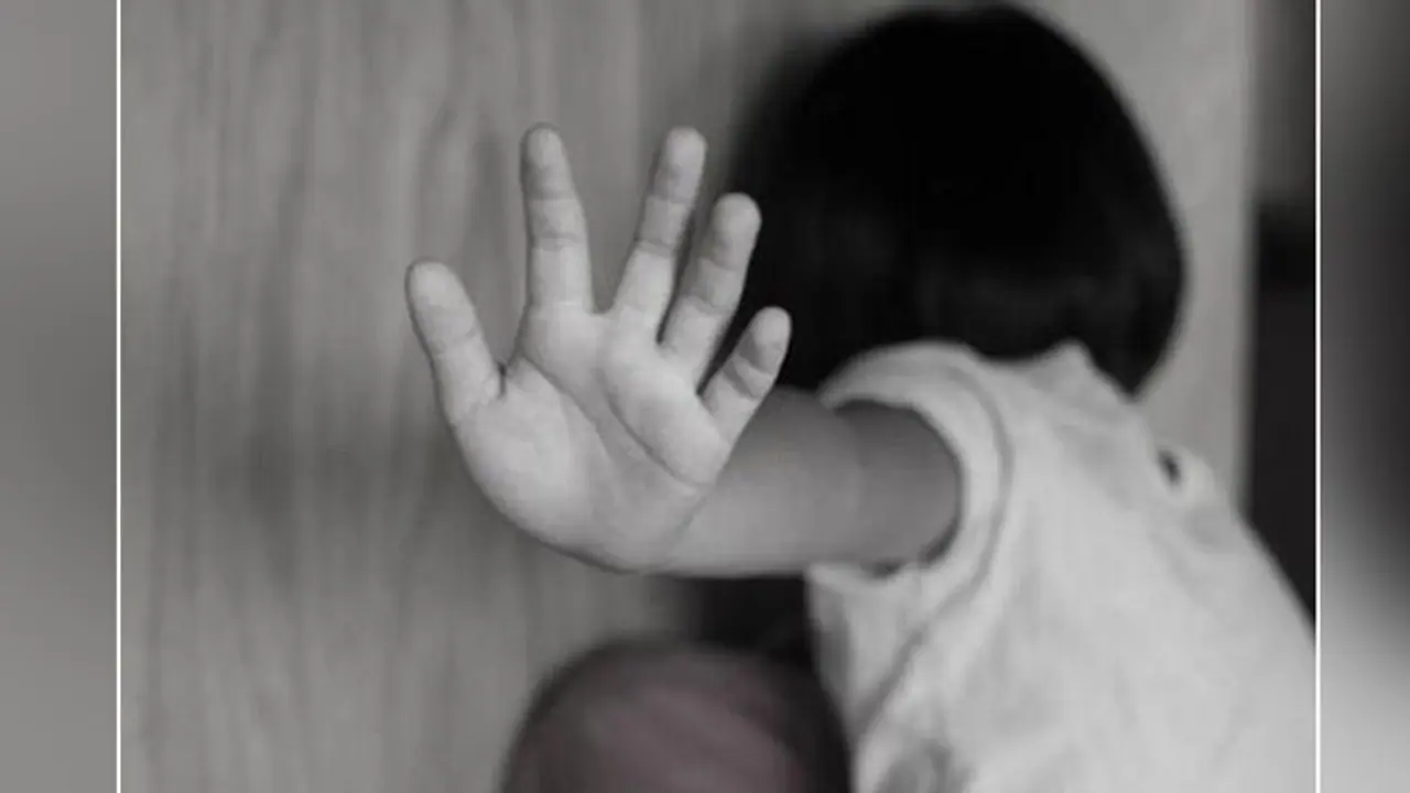 மலிவு விலையில் விற்பனையான சிறுமிகள்..!! விலை எவ்வளவு தெரியுமா... எதற்காக தெரியுமா..!! மலிவு விலையில் விற்பனையான சிறுமிகள்..!! விலை எவ்வளவு தெரியுமா... எதற்காக தெரியுமா..!!