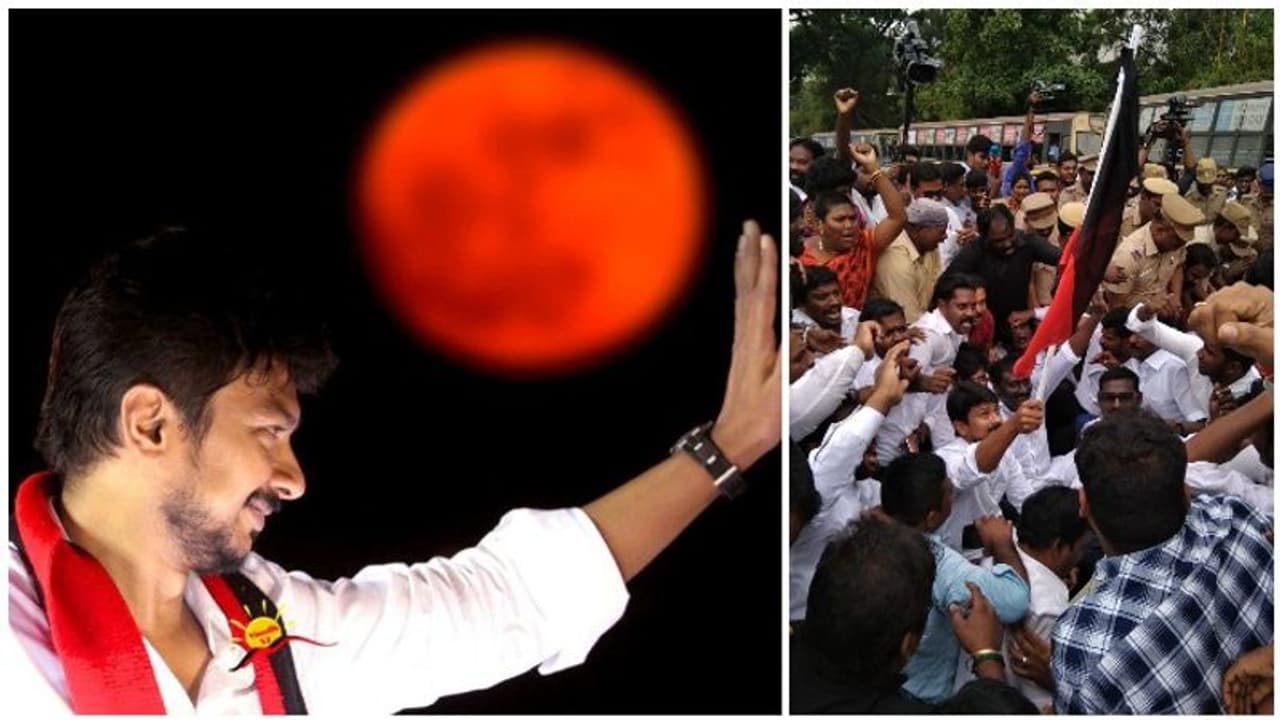 "ஒரே கொடி"... ஓங்கி பிடித்த உதயநிதி ..! போராட்டத்தில் நடந்த ஹைலைட்ஸ்..! "ஒரே கொடி"... ஓங்கி பிடித்த உதயநிதி ..! போராட்டத்தில் நடந்த ஹைலைட்ஸ்..!