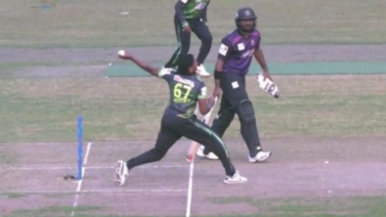 இது எதார்த்தமா போட்டது மாதிரி தெரியலயே.. வீடியோவை பாருங்க மிரண்டுருவீங்க இது எதார்த்தமா போட்டது மாதிரி தெரியலயே.. வீடியோவை பாருங்க மிரண்டுருவீங்க