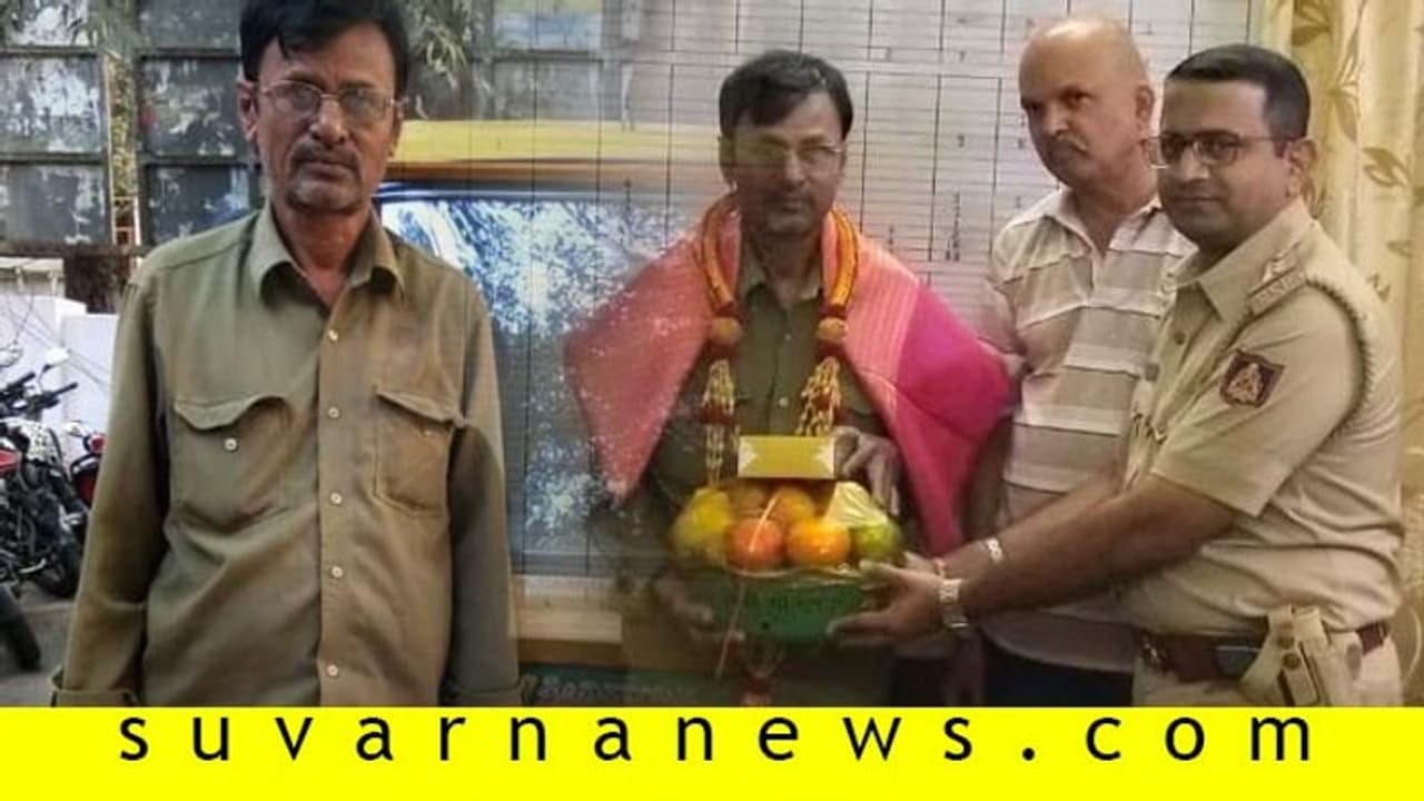 ಆಟೋ ಚಾಲಕನ ಪ್ರಾಮಾಣಿಕತೆಗೆ ಬೆಂಗಳೂರು ಪೊಲೀಸರ ಸಲಾಂ! ಆಟೋ ಚಾಲಕನ ಪ್ರಾಮಾಣಿಕತೆಗೆ ಬೆಂಗಳೂರು ಪೊಲೀಸರ ಸಲಾಂ!