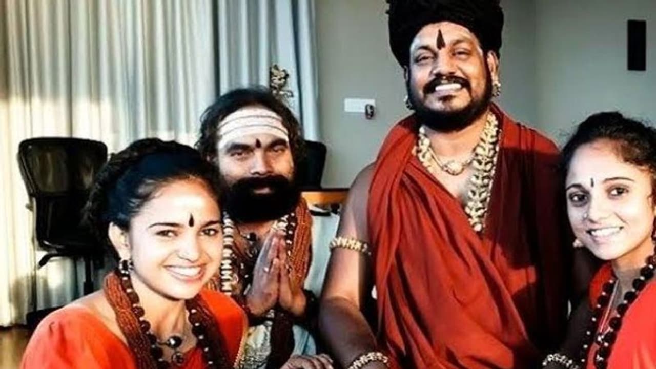 நான் இந்தியா திரும்பும்போது சசிகலாதான் பிரதமர்..? அதிர வைக்கும் நித்யானந்தா..!