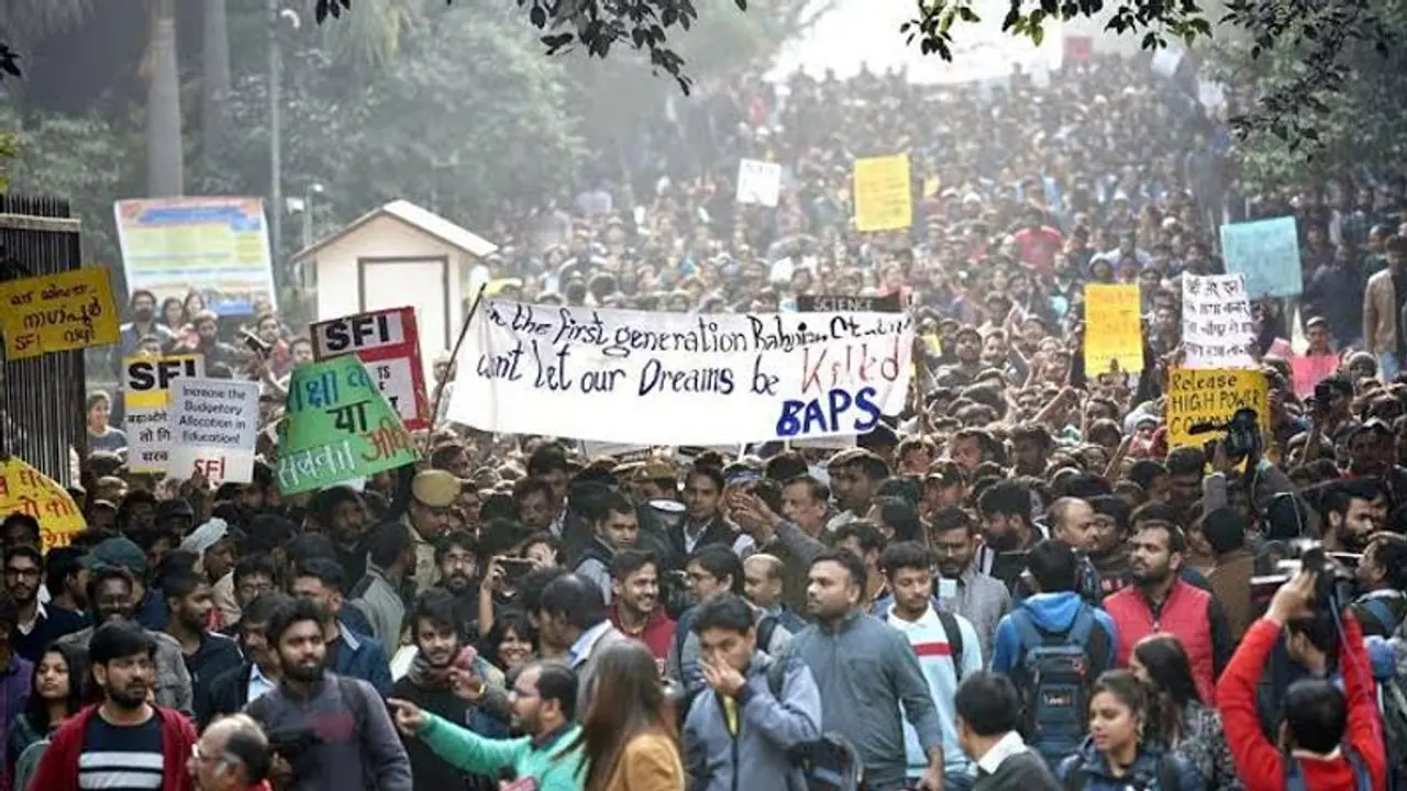 जेएनयू को नहीं है आंदोलनरत छात्रों के बारे में कोई सूचना, दिल्ली हाईकोर्ट ने भी जताई 'हैरानी' जेएनयू को नहीं है आंदोलनरत छात्रों के बारे में कोई सूचना, दिल्ली हाईकोर्ट ने भी जताई 'हैरानी'