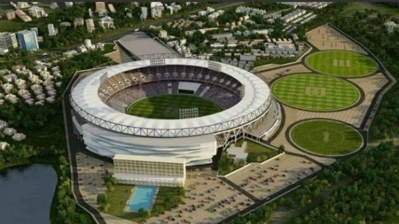 మెల్బోర్న్ కన్నా పెద్ద క్రికెట్ స్టేడియం ఇండియాలోనే: ఎక్కడంటే..? మెల్బోర్న్ కన్నా పెద్ద క్రికెట్ స్టేడియం ఇండియాలోనే: ఎక్కడంటే..?