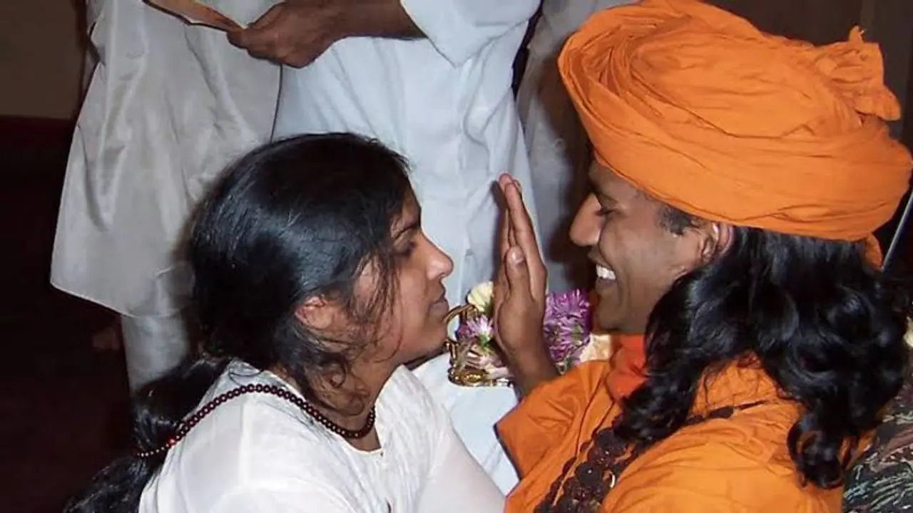 ஸ்ரீகைலாசாவில் 108 அதிரடி திட்டங்கள்... நித்யானந்தாவின் ரகசியங்களை பகிரங்கப்படுத்திய பெண் சீடர்..! ஸ்ரீகைலாசாவில் 108 அதிரடி திட்டங்கள்... நித்யானந்தாவின் ரகசியங்களை பகிரங்கப்படுத்திய பெண் சீடர்..!