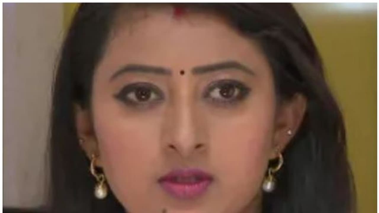 റാണി സങ്കടക്കടലിനു നടുവില്; നീലക്കുയില് റിവ്യു റാണി സങ്കടക്കടലിനു നടുവില്; നീലക്കുയില് റിവ്യു