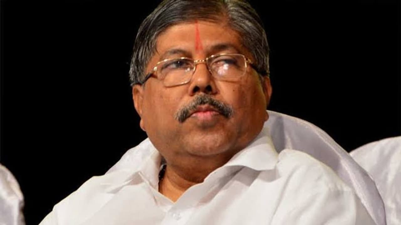 खड़से, पंकजा मुंडे ने दिखाए बगावती तेवर, महाराष्ट्र BJP चीफ बोले, पार्टी विरोधी गतिविधियों के लिए जगह नहीं