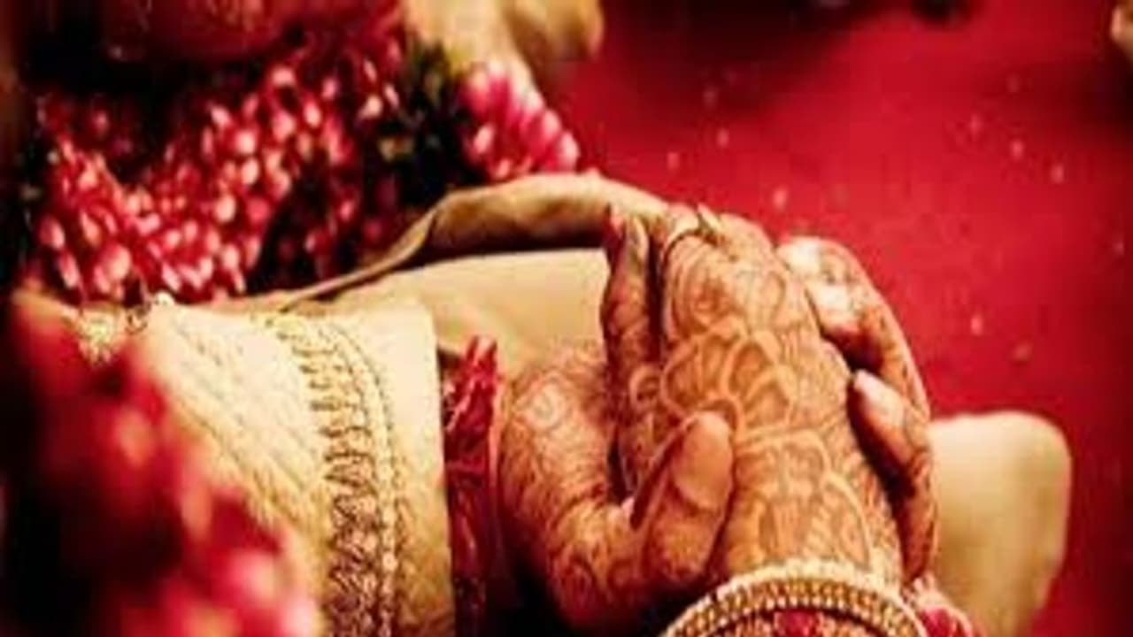 'অনুপ্রবেশকারী চলবে না', পাত্রী চেয়ে বিজ্ঞাপন সরকারি চাকুরে পাত্রের 'অনুপ্রবেশকারী চলবে না', পাত্রী চেয়ে বিজ্ঞাপন সরকারি চাকুরে পাত্রের