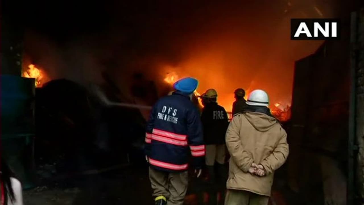 ফের আগুন রাজধানীতে, ভস্মীভূত জোড়া কারখানা ফের আগুন রাজধানীতে, ভস্মীভূত জোড়া কারখানা