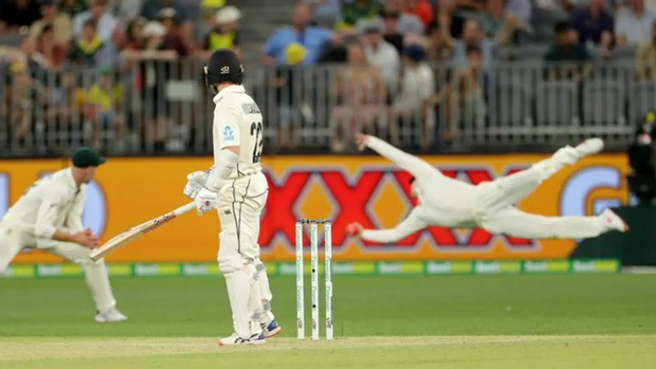 ஸ்டீவ் “சூப்பர்மேன்” ஸ்மித்தின் மிரட்டலான கேட்ச்.. வீடியோ ஸ்டீவ் “சூப்பர்மேன்” ஸ்மித்தின் மிரட்டலான கேட்ச்.. வீடியோ