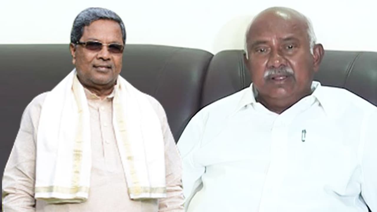 Karnataka: BJP leader H Vishwanath meets former CM Siddaramaiah in hospital