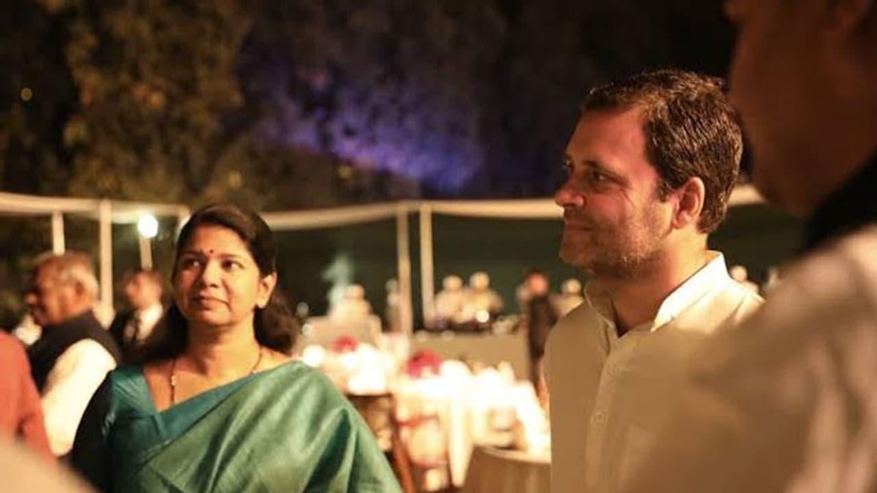 ரேப் இன் இந்தியா: அவைகளை அதகளமாக்கிய பா.ஜ.க! ராகுலுக்கு கைகொடுத்த கனிமொழி ரேப் இன் இந்தியா: அவைகளை அதகளமாக்கிய பா.ஜ.க! ராகுலுக்கு கைகொடுத்த கனிமொழி