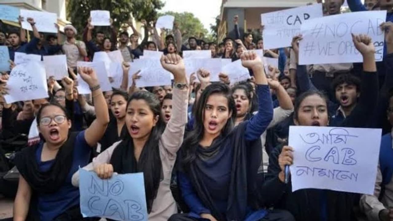 CAB पर विरोध के चलते अमेरिका, ब्रिटेन और अन्य देशों ने अपने नागरिकों को पूर्वोत्तर भारत की यात्रा को लेकर सतर्क किया CAB पर विरोध के चलते अमेरिका, ब्रिटेन और अन्य देशों ने अपने नागरिकों को पूर्वोत्तर भारत की यात्रा को लेकर सतर्क किया