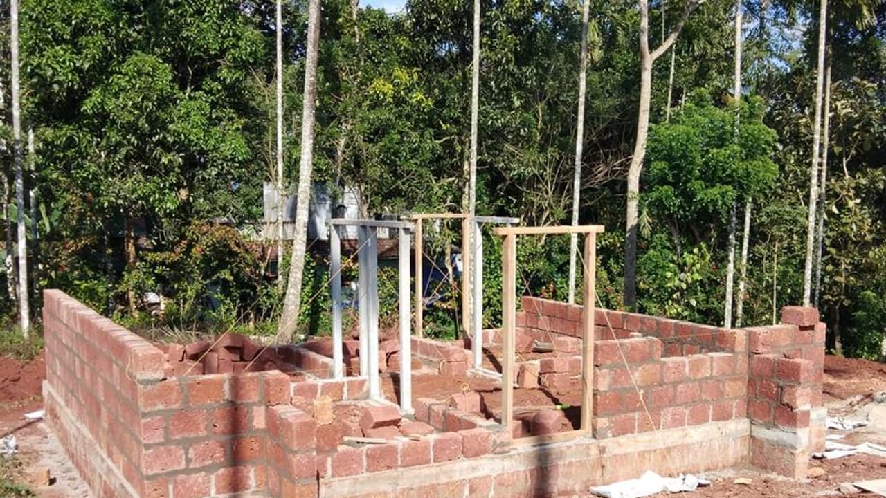 വയനാട്ടിൽ 3215 ആദിവാസികളായ ഭൂരഹിതരുണ്ടെന്ന് സർക്കാർ; 101.87 ഹെക്ടര് കണ്ടെത്തി വയനാട്ടിൽ 3215 ആദിവാസികളായ ഭൂരഹിതരുണ്ടെന്ന് സർക്കാർ; 101.87 ഹെക്ടര് കണ്ടെത്തി