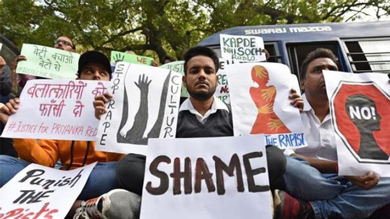 हैदराबाद में फिर हुई हैवानियत, दरिंदे ने 14 साल की मासूम से किया रेप