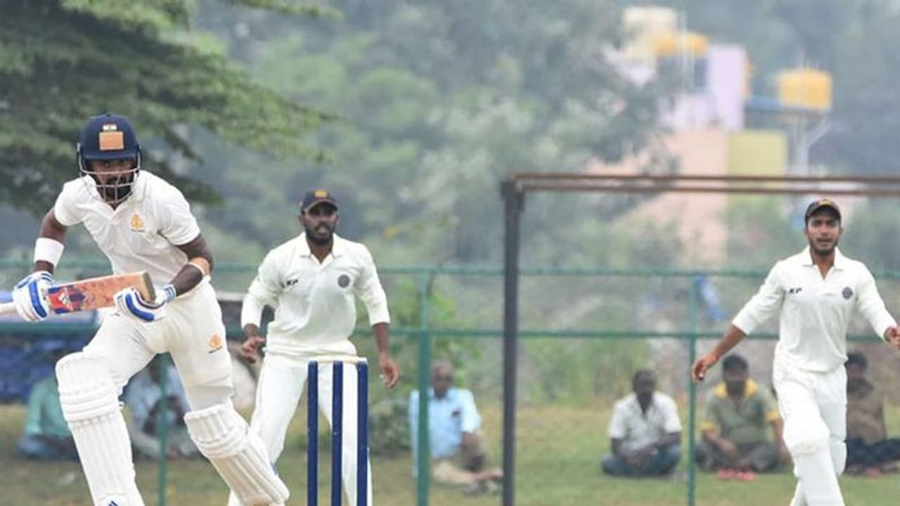 ರಣಜಿ ಟ್ರೋಫಿ: 2ನೇ ಪಂದ್ಯಕ್ಕೂ ಮುನ್ನ ಕರ್ನಾಟಕ ತಂಡಕ್ಕೆ ಭಾರೀ ಹಿನ್ನಡೆ! ರಣಜಿ ಟ್ರೋಫಿ: 2ನೇ ಪಂದ್ಯಕ್ಕೂ ಮುನ್ನ ಕರ್ನಾಟಕ ತಂಡಕ್ಕೆ ಭಾರೀ ಹಿನ್ನಡೆ!