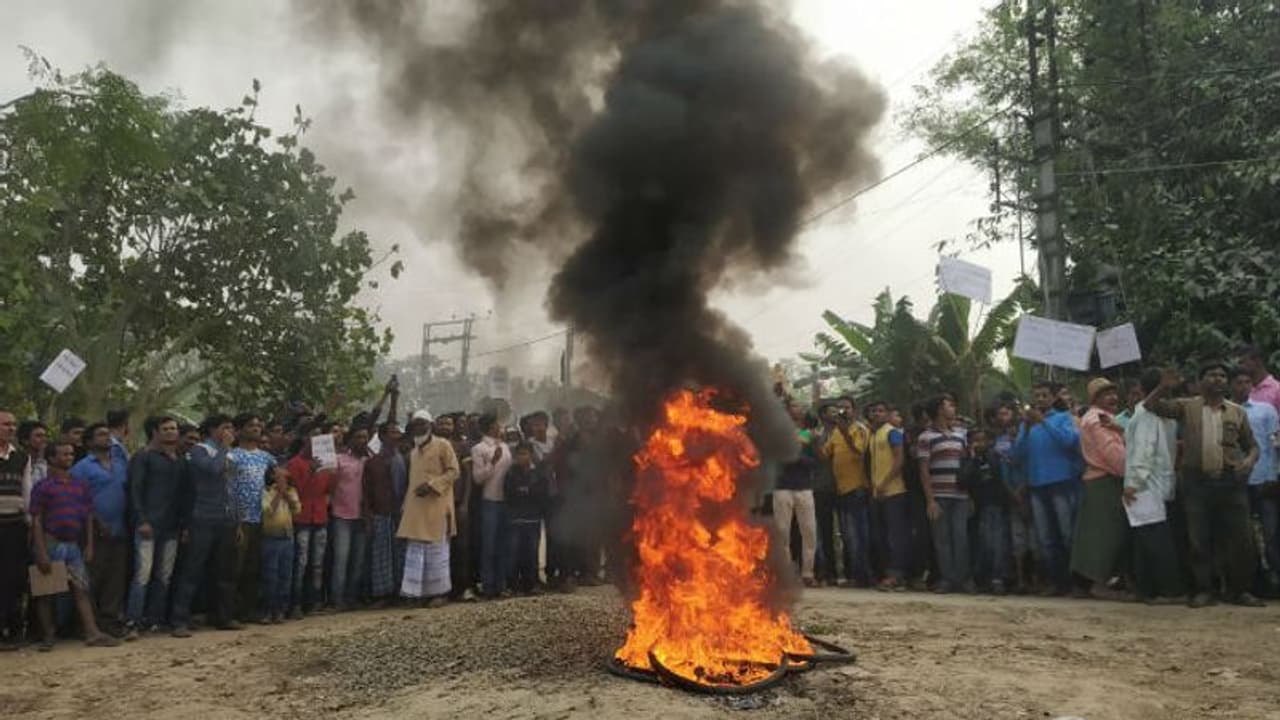 অশান্তি অব্যাহত রাজ্যে, সিএবি র প্রতিবাদে এবার পথে নামল তৃণমূল, আসছেন মোদী অশান্তি অব্যাহত রাজ্যে, সিএবি র প্রতিবাদে এবার পথে নামল তৃণমূল, আসছেন মোদী