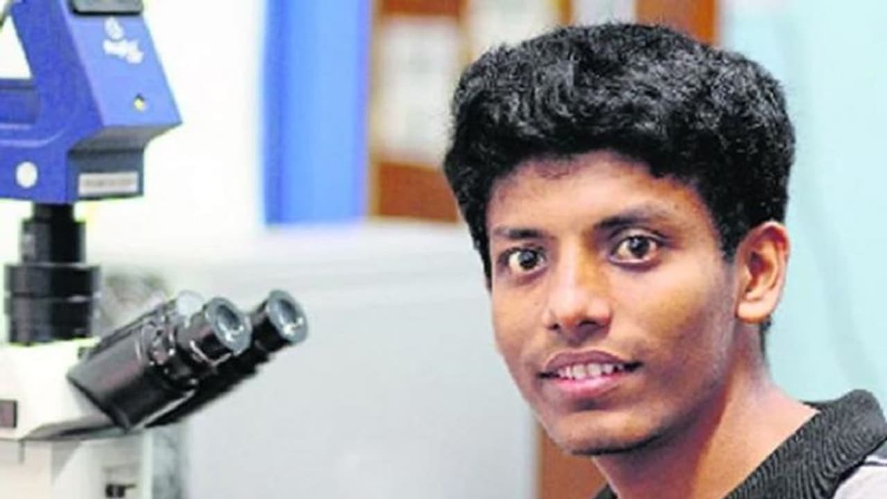 मां की मेहनत की बदौलत पाया यह मुकाम, झुग्गी बस्ती से निकल कर अब अमेरिका में कर रहे काम मां की मेहनत की बदौलत पाया यह मुकाम, झुग्गी बस्ती से निकल कर अब अमेरिका में कर रहे काम