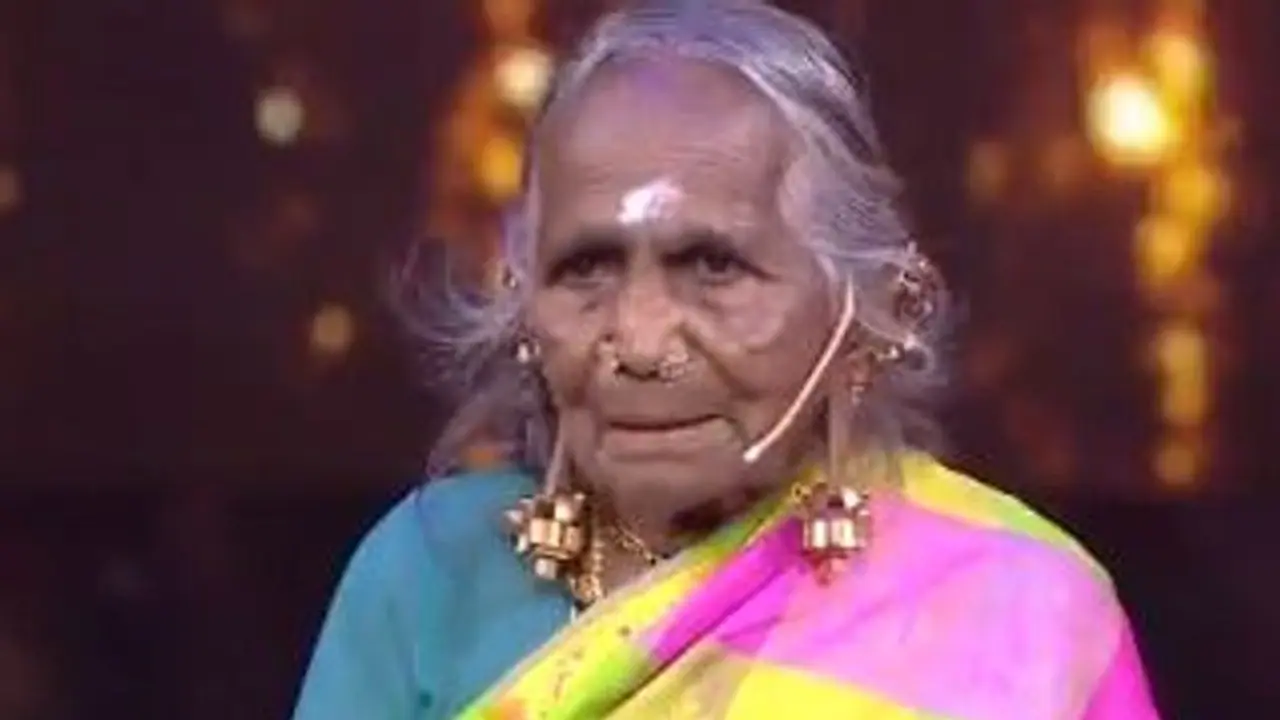 தள்ளாத வயதிலும் நடிப்பது ஏன்? 'மெர்சல்' பட சிட்டு குருவி பாட்டி கண்ணீரோடு கூறிய விஷயம்! தள்ளாத வயதிலும் நடிப்பது ஏன்? 'மெர்சல்' பட சிட்டு குருவி பாட்டி கண்ணீரோடு கூறிய விஷயம்!