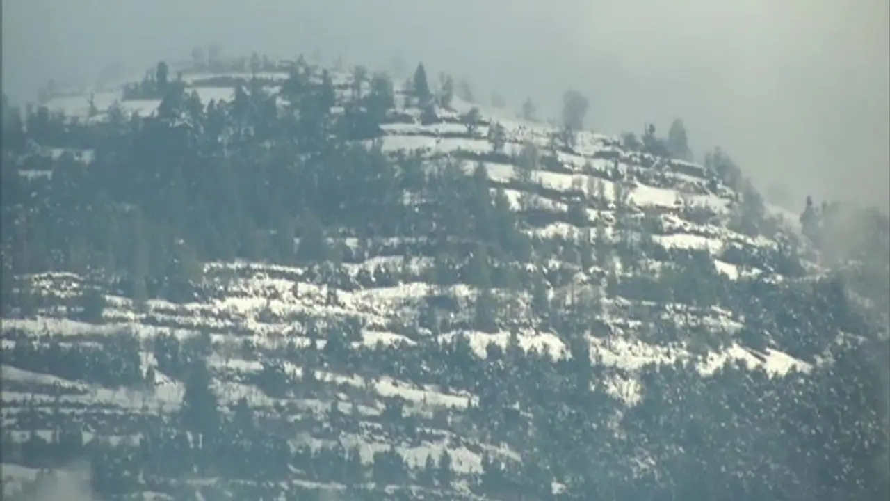 जम्मू कश्मीर, लद्दाख में भीषण सर्दी, हिमाचल के कई इलाकों में बर्फबारी जम्मू कश्मीर, लद्दाख में भीषण सर्दी, हिमाचल के कई इलाकों में बर्फबारी