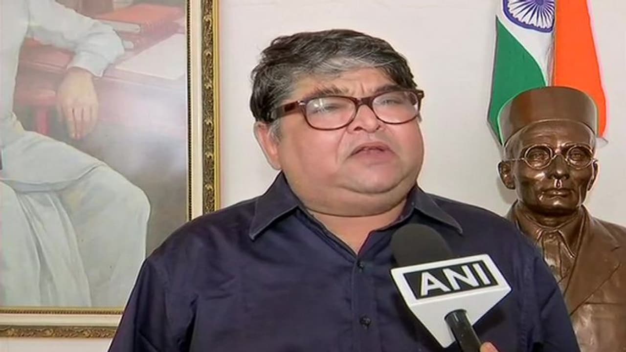 ರಾಹುಲ್ ವಿರುದ್ಧ ಮಾನನಷ್ಟ ಮೊಕದ್ದಮೆ ಹೂಡಲು ಮುಂದಾದ ಸಾವರ್ಕರ್ ಮೊಮ್ಮಗ!