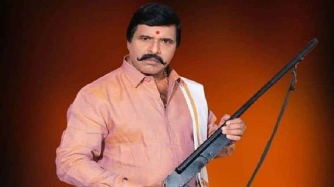 1.6 ಕೋಟಿ ರು. ವಂಚನೆ : ಪೊಲೀಸರಿಗೆ ನಟ ಎಸ್.ನಾರಾಯಣ್ ದಾಖಲೆ ಸಲ್ಲಿಕೆ 1.6 ಕೋಟಿ ರು. ವಂಚನೆ : ಪೊಲೀಸರಿಗೆ ನಟ ಎಸ್.ನಾರಾಯಣ್ ದಾಖಲೆ ಸಲ್ಲಿಕೆ