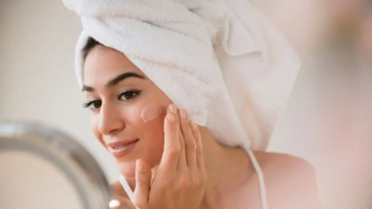 হারানো জৌলুস ফিরে পেতে, ভরসা রাখুন এক ফোঁটা গ্লিসারিনে হারানো জৌলুস ফিরে পেতে, ভরসা রাখুন এক ফোঁটা গ্লিসারিনে